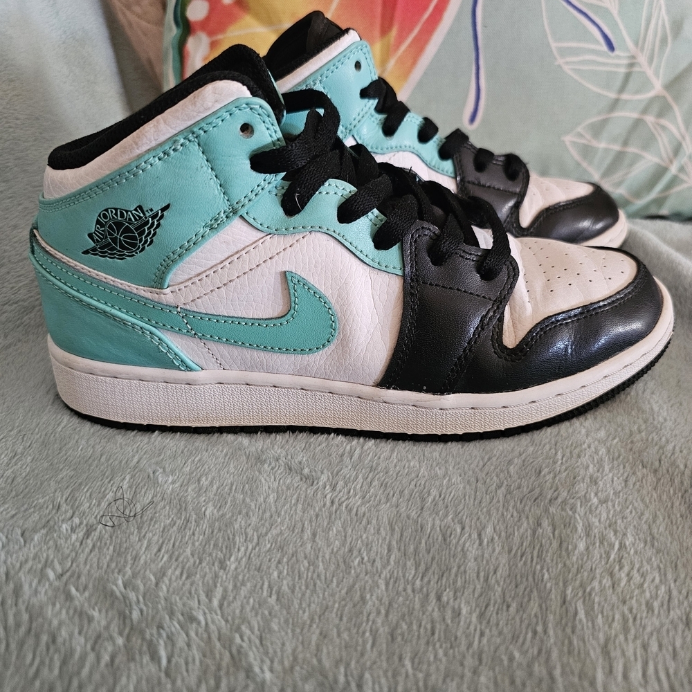Air Jordan 1 Mid Basketball Shoes In Tropical Twist Youth Size 4.5 - Picture 3 of 14